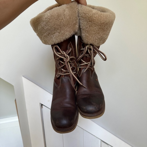 Martino Shearling Lined Brown Boots - Picture 3 of 7